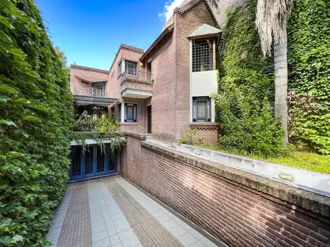 Casa 7 ambientes con 4 baños