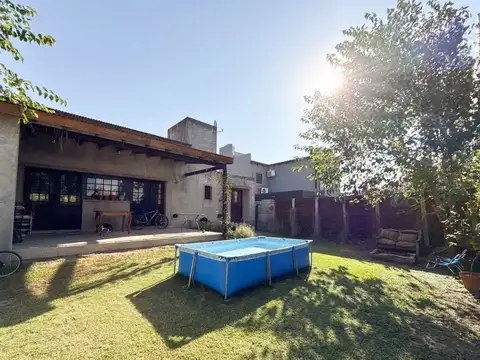 Casa 2 dormitorios en venta. City Bell