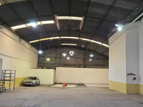 Santa Cruz y Av. Caseros -e/cont con vivienda