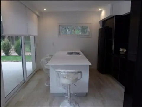 Casa 4 ambientes con 3 baños