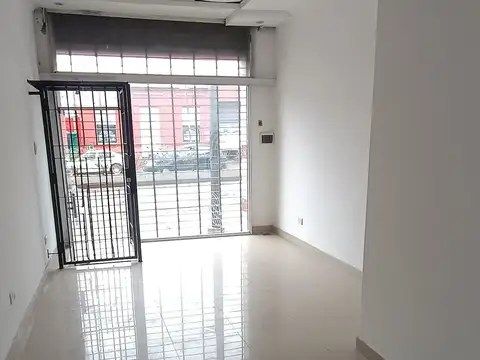 Avenida Hipólito Yrigoyen 6700