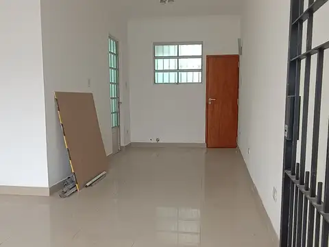 Local en Alquiler en Remedios de Escalada, $ 530.000