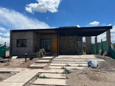 Casa en Venta - Bº La Quebrada - Lujan De Cuyo