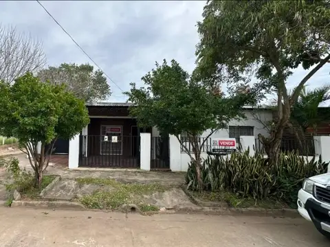 Casa en Venta con 3 cocheras