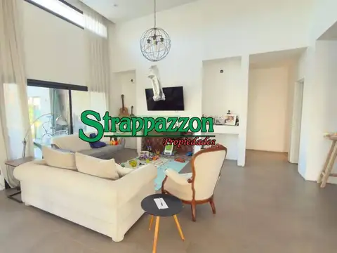 Casa en Alquiler en Moreno, USD 1.800