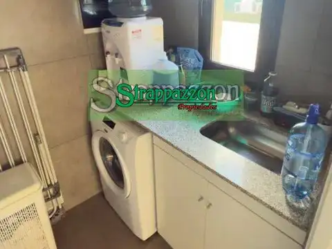 Casa en Alquiler con 4 cocheras