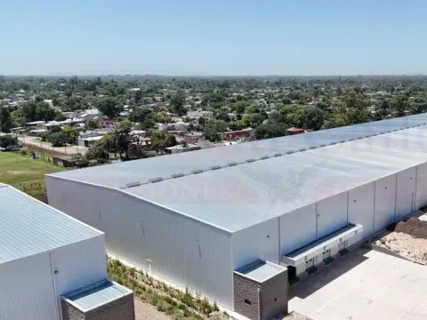 NAVE DE 4500 M² CON EXCELENTE ESTRUCTURA Y UBICACIÓN