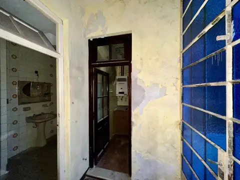 Oficina 5 ambientes con 1 baño