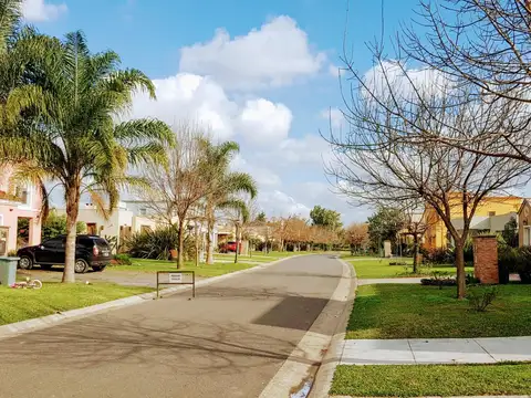 Lote en venta sobre el golf, B.Las Lomas, Haras Santa María