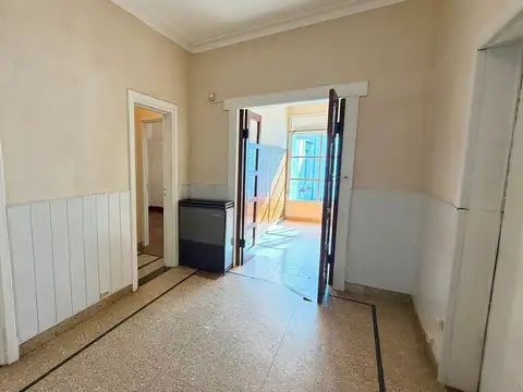 Casa en Alquiler con 1 cochera