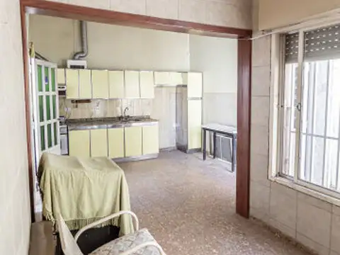 Casa 5 ambientes con 1 baño