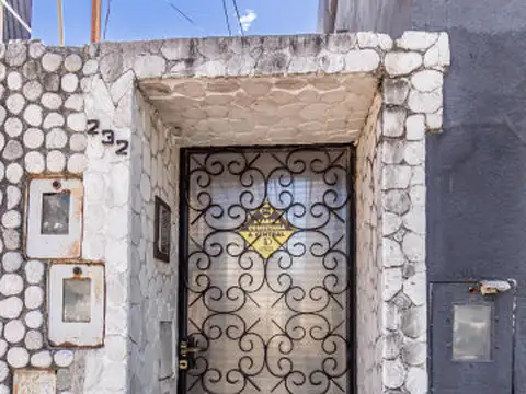 CASA INTERNA DE 2 DORMITORIOS BARRIO SARMIENTO RIO