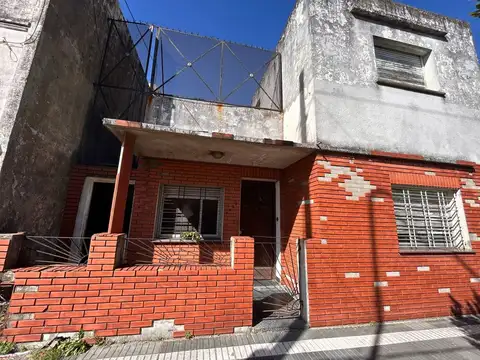 Casa 4 ambientes Venta Gerli Multifamiliar c/Patio