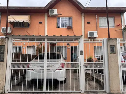 DUPLEX 3 AMBIENTES EN VENTA EN CARAPACHAY