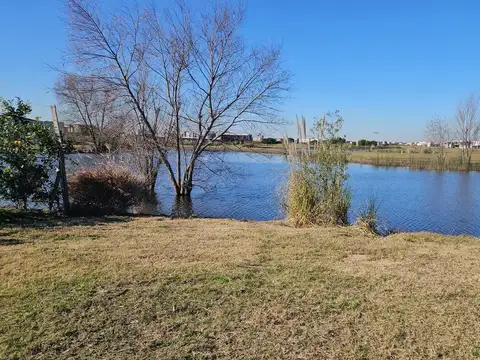 Venta lote terreno El Cantón Barrio Golf a laguna vista a la cancha