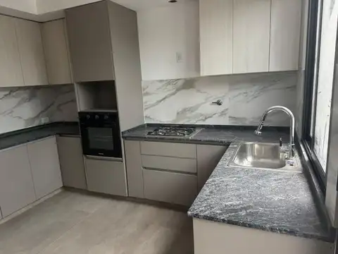 Casa 6 ambientes con 3 baños