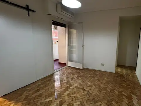 2 AMBIENTES CON BALCON MUY LUMINOSO