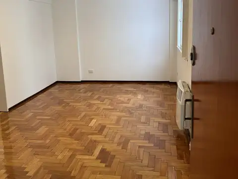 Alquiler Excelente Dto de 2 Amb Al Frente con Balcon