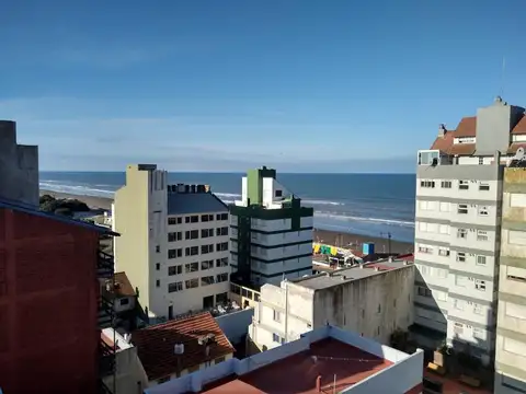 Departamento de 4 ambientes en Pleno centro de Chiozza .