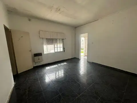 Casa 2 ambientes con 1 baño