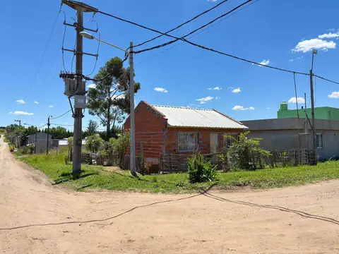 Casa 3 ambientes con 1 baño