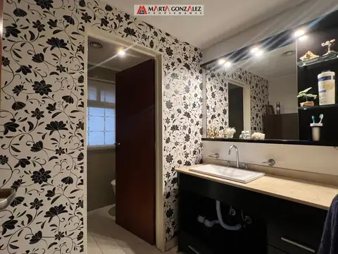 Casa en Venta con 5 cocheras