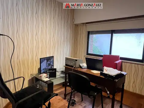 Casa 7 ambientes con 8 baños