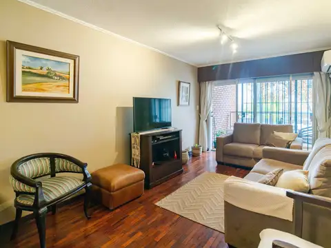 Venta apartamento Pocitos 2 dorm, balcón y garaje