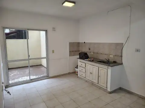 Depto Tipo Casa en Venta en Villa Luzuriaga, USD 42.000