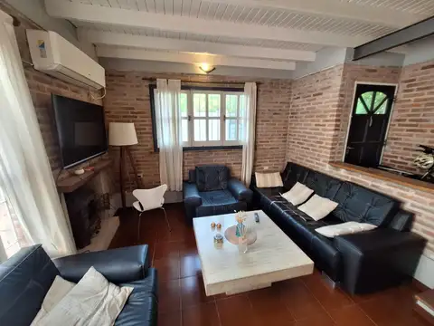 Casa en Venta con 3 cocheras