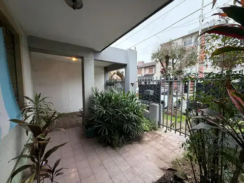 VENTA CASA 3 AMB CON PATIO LUZURIAGA APTO CREDITO