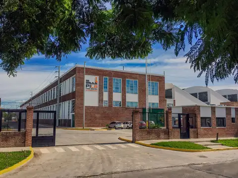 Galpon en Alquiler en Bernal, USD 7.800