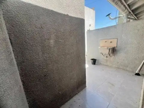 Depto Tipo Casa 2 ambientes con 1 baño