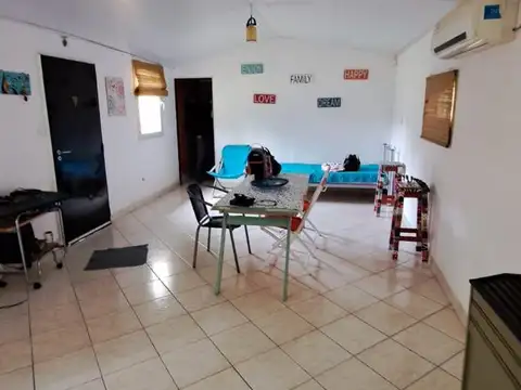 Casa 3 ambientes con 1 baño