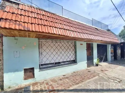 Venta casa para dos familias con terraza en Lanús