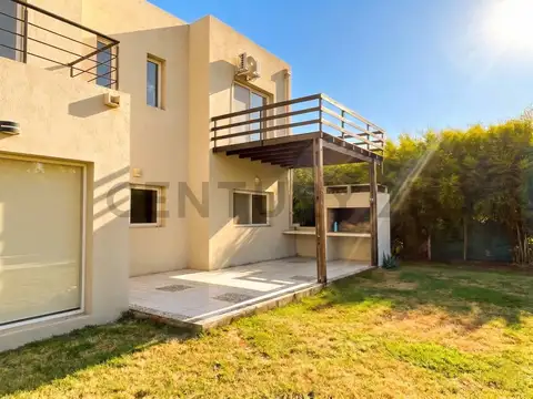 VENTA CASA 4 AMBIENTES C/ ESCRITORIO - SAN MATIAS - AREA 5