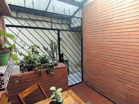 Venta. Ph.  2 Ambientes. Luis Viale 3000