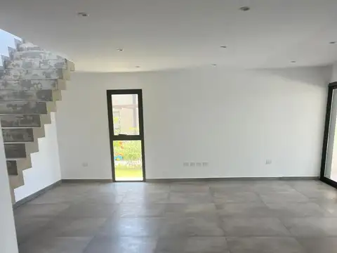 Casa en Alquiler de 4 dormitorios