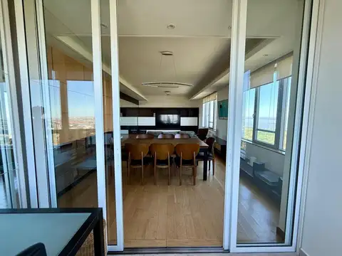 Departamento en Alquiler con 2 cocheras