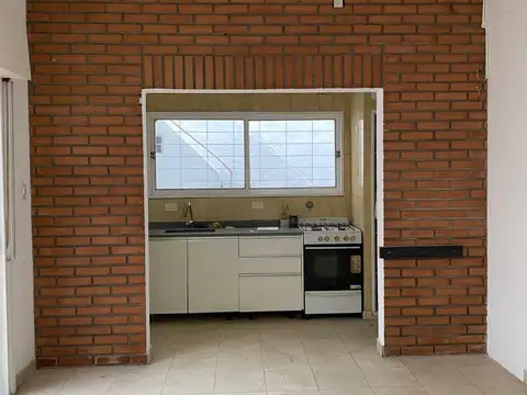 Depto Tipo Casa en Alquiler en Barrio San Pedro, $ 1.400.000