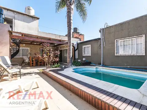 CASA 4 AMBIENTES CON PILETA EN LA TABLADA PERMUTA