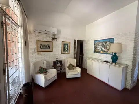 Casa 6 ambientes con 3 baños