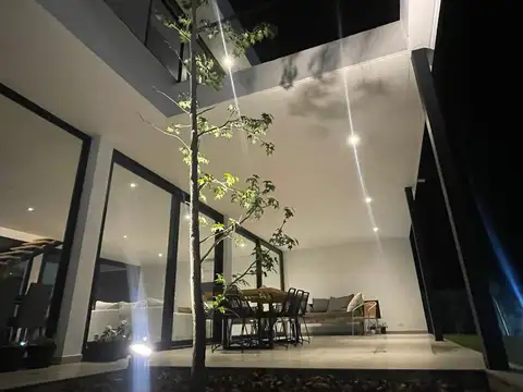 Casa en Alquiler de 4 dormitorios