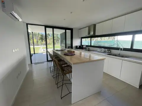 Casa en Alquiler en City Bell, USD 2.900