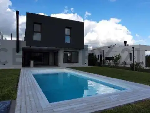 VENTA Casa 4 AMBIENTES en Barrio Privado Terralagos, Canning EZEIZACaasa de 4 ambientes...
