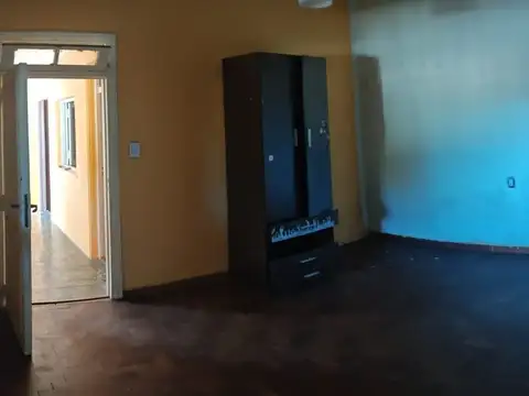 3 Amb. Amplios y Luminosos a Mts. de Av. Laprida