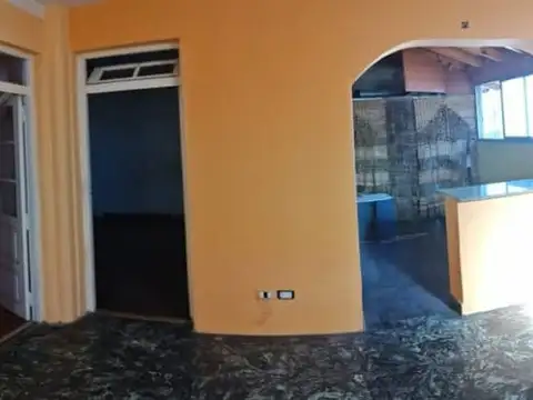 3 Amb. Amplios y Luminosos a Mts. de Av. Laprida