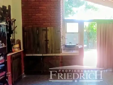 Casa en Venta con 4 cocheras
