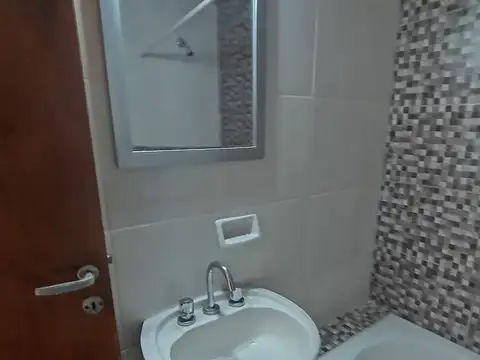 ALQUILER – Departamento con balcón al frente – Almagro