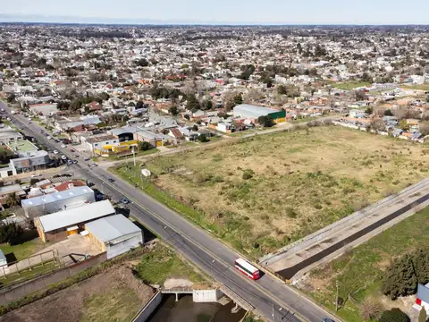 Terrenos y Lotes en Venta en La Plata [Cod: 5-7536131]